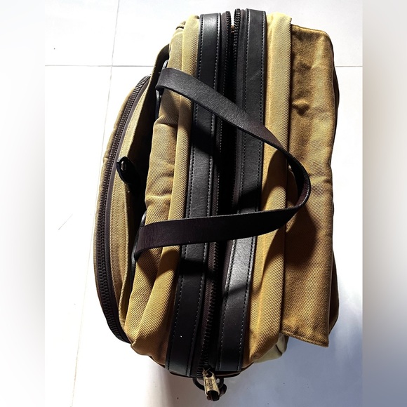 Filson Computer Bag - Picture 2 of 16